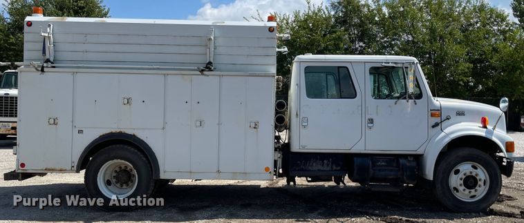 image for item KF9568 2000 International 4700  utility / service truck