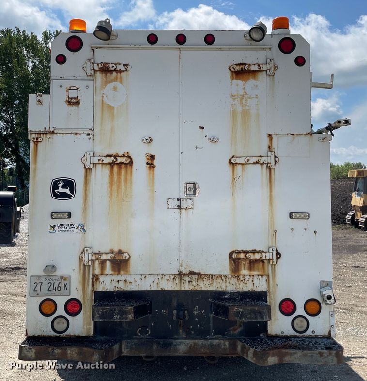 image for item KF9568 2000 International 4700  utility / service truck