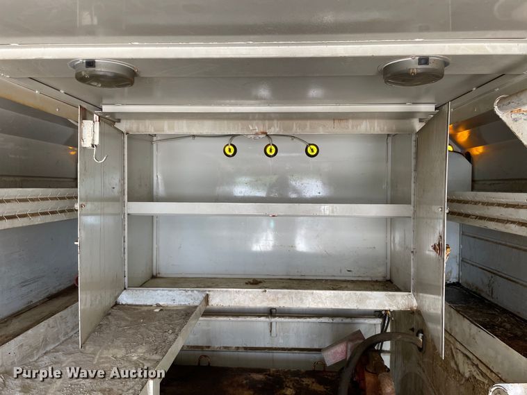 image for item KF9568 2000 International 4700  utility / service truck