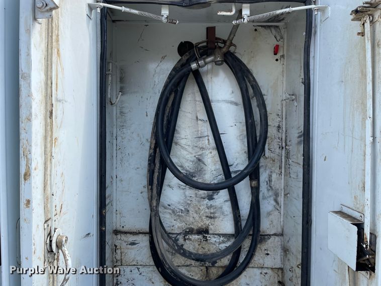 image for item KF9568 2000 International 4700  utility / service truck