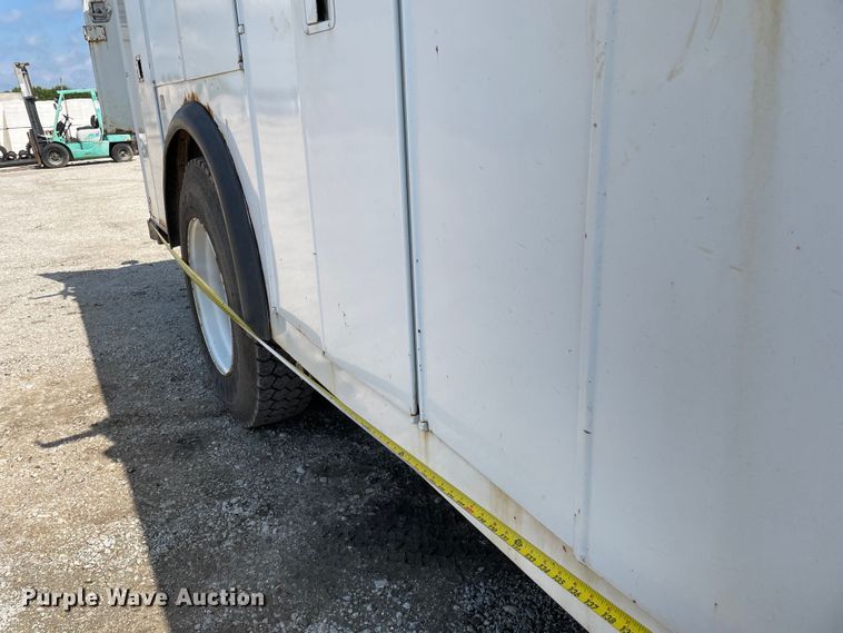 image for item KF9568 2000 International 4700  utility / service truck