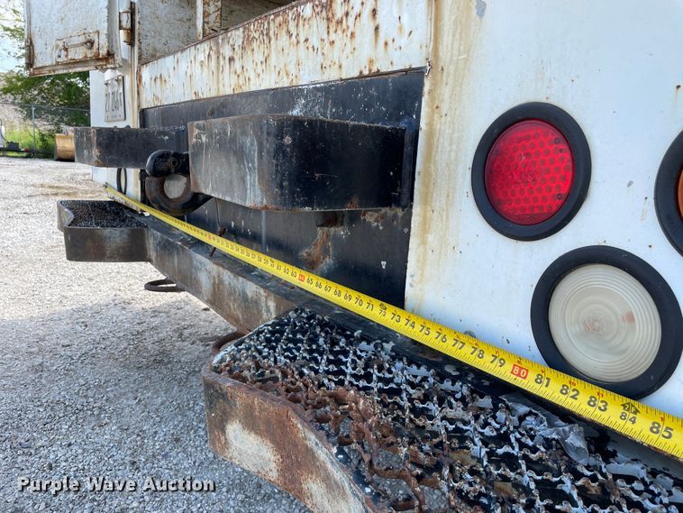 image for item KF9568 2000 International 4700  utility / service truck