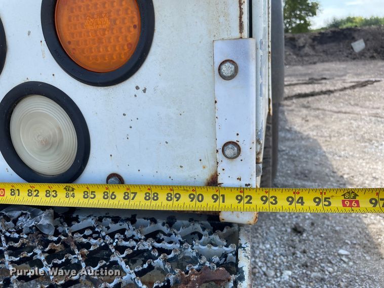 image for item KF9568 2000 International 4700  utility / service truck