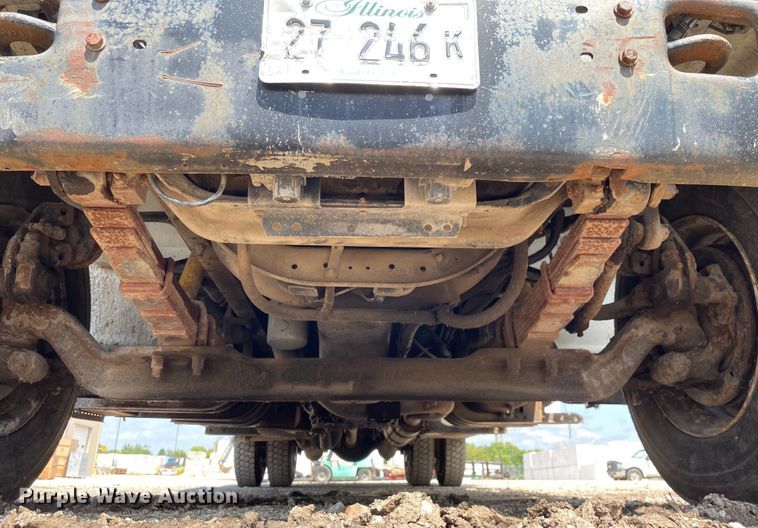 image for item KF9568 2000 International 4700  utility / service truck