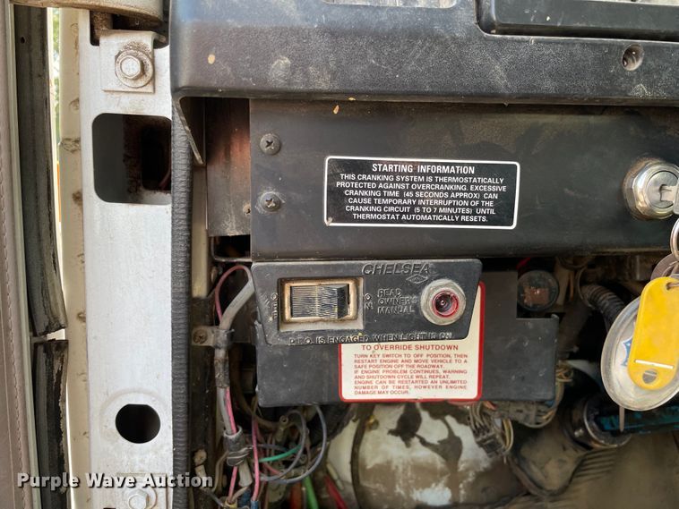 image for item KF9568 2000 International 4700  utility / service truck