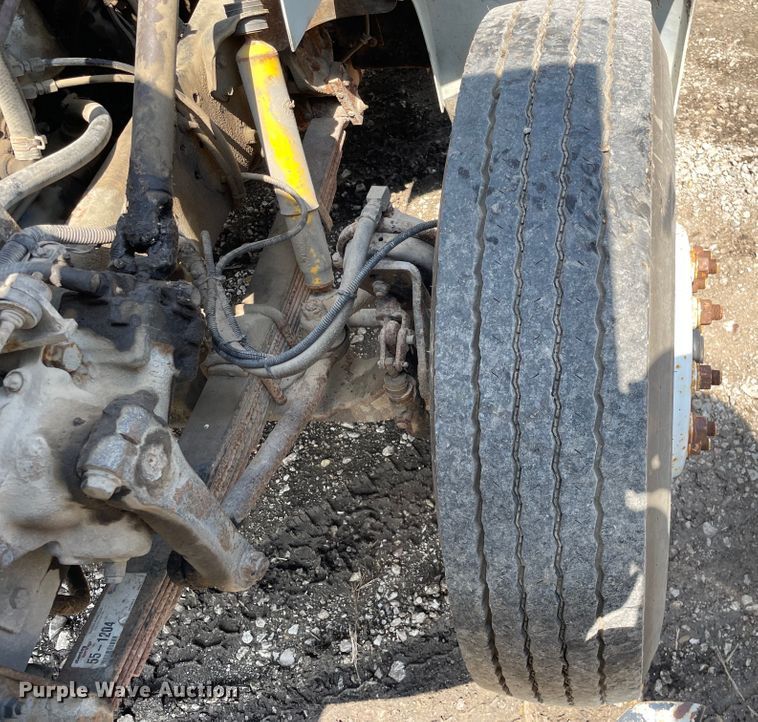 image for item KF9568 2000 International 4700  utility / service truck