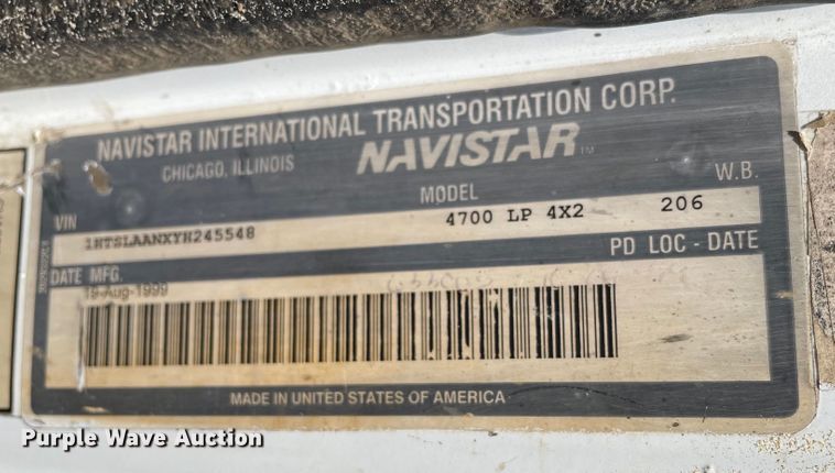 image for item KF9568 2000 International 4700  utility / service truck