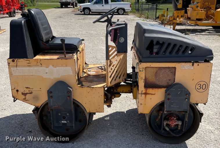 image for item KF9570 Stone DDR3100  double drum vibratory roller