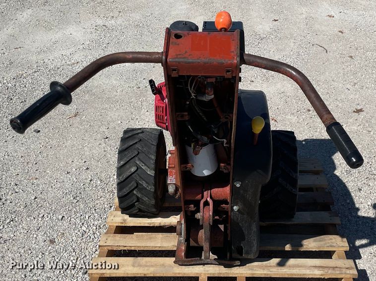 image for item KF9572 2000 Ditch Witch 100SX  cable plow