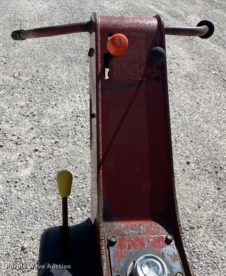 image for item KF9572 2000 Ditch Witch 100SX  cable plow