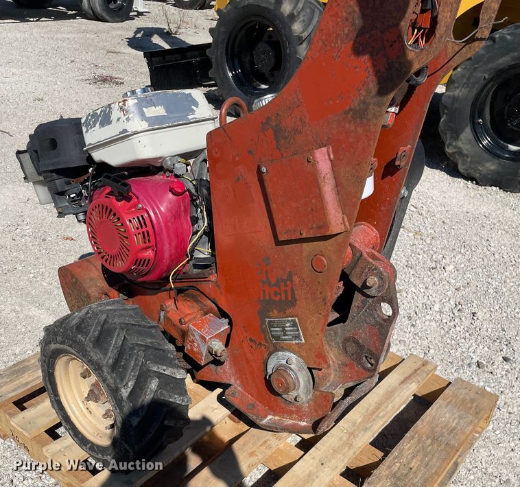 image for item KF9572 2000 Ditch Witch 100SX  cable plow