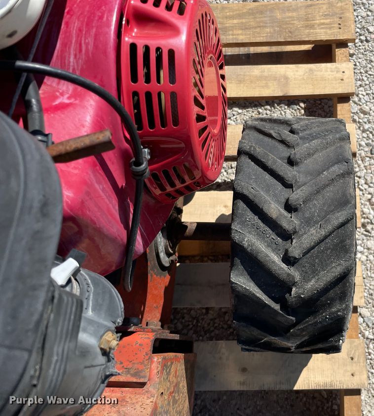 image for item KF9572 2000 Ditch Witch 100SX  cable plow