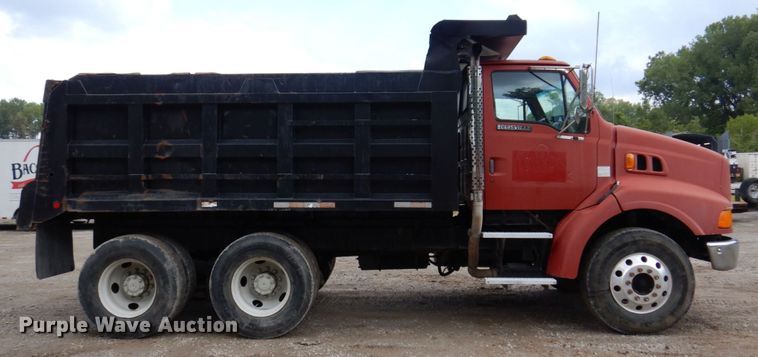 image for item KF9591 1997 Ford LNT8000  dump truck