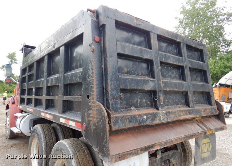 image for item KF9591 1997 Ford LNT8000  dump truck