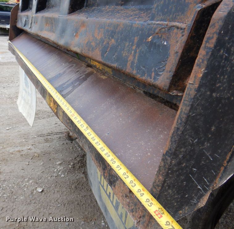 image for item KF9591 1997 Ford LNT8000  dump truck