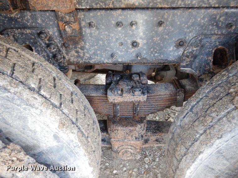 image for item KF9591 1997 Ford LNT8000  dump truck