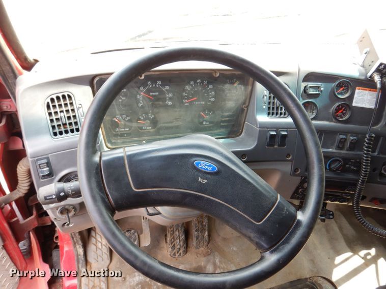 image for item KF9591 1997 Ford LNT8000  dump truck