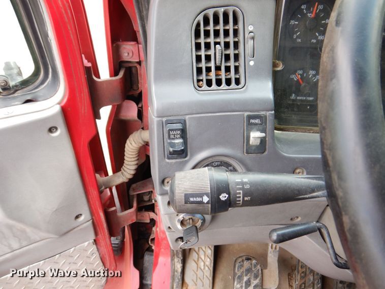 image for item KF9591 1997 Ford LNT8000  dump truck