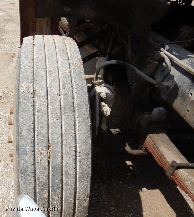 image for item KF9591 1997 Ford LNT8000  dump truck