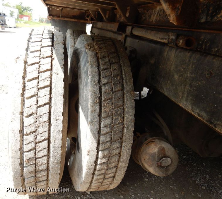 image for item KF9591 1997 Ford LNT8000  dump truck