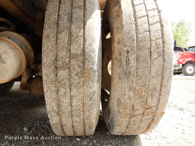 image for item KF9591 1997 Ford LNT8000  dump truck