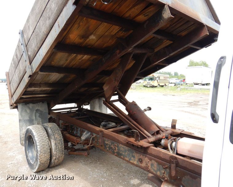 image for item KF9592 2003 GMC C4500  dump flatbed truck