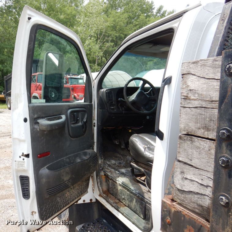 image for item KF9592 2003 GMC C4500  dump flatbed truck