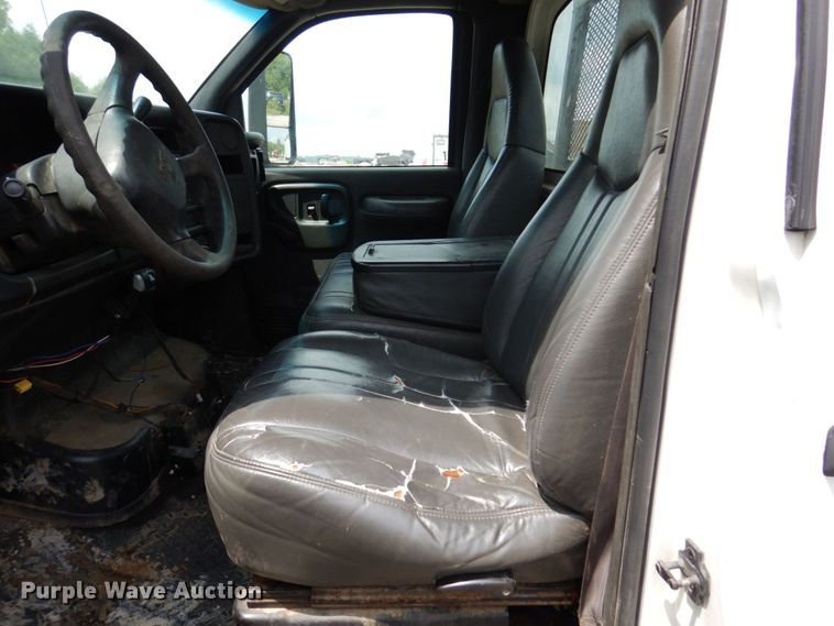 image for item KF9592 2003 GMC C4500  dump flatbed truck