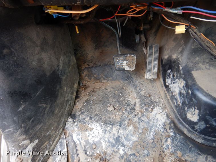 image for item KF9592 2003 GMC C4500  dump flatbed truck