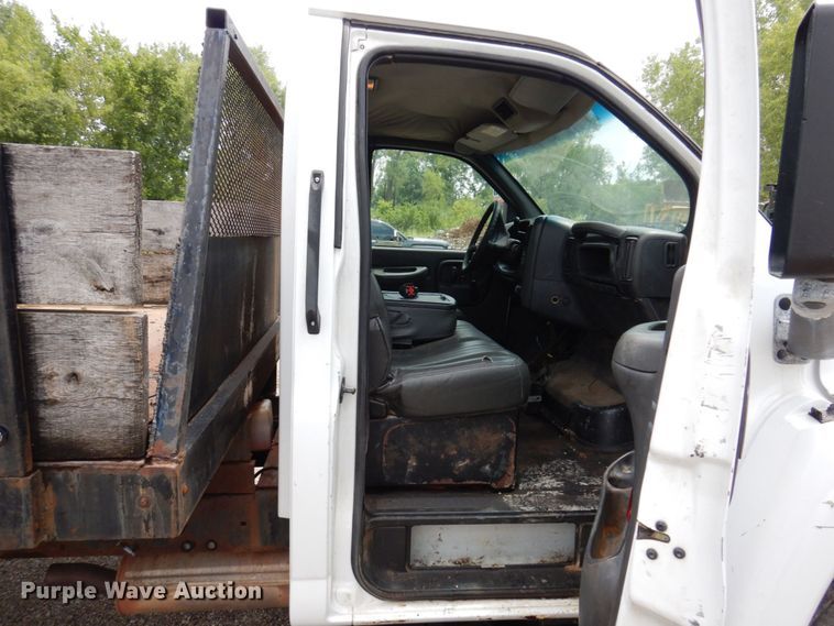 image for item KF9592 2003 GMC C4500  dump flatbed truck