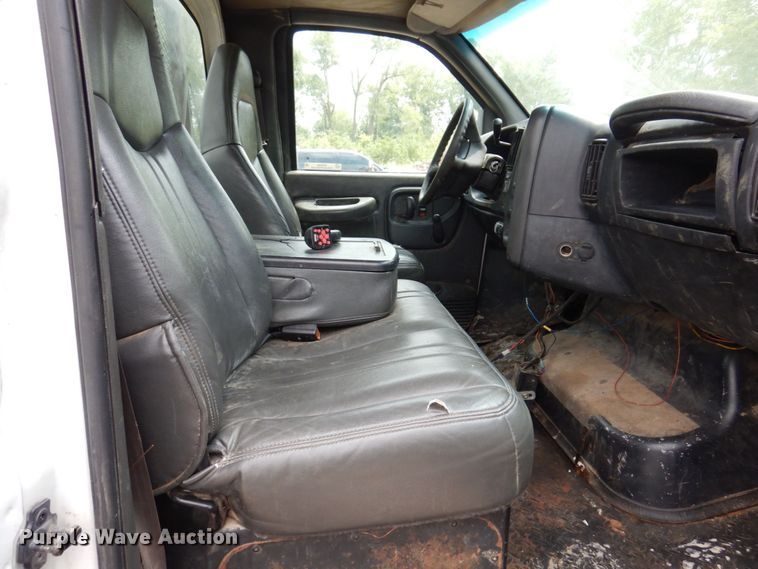 image for item KF9592 2003 GMC C4500  dump flatbed truck