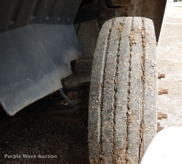 image for item KF9592 2003 GMC C4500  dump flatbed truck