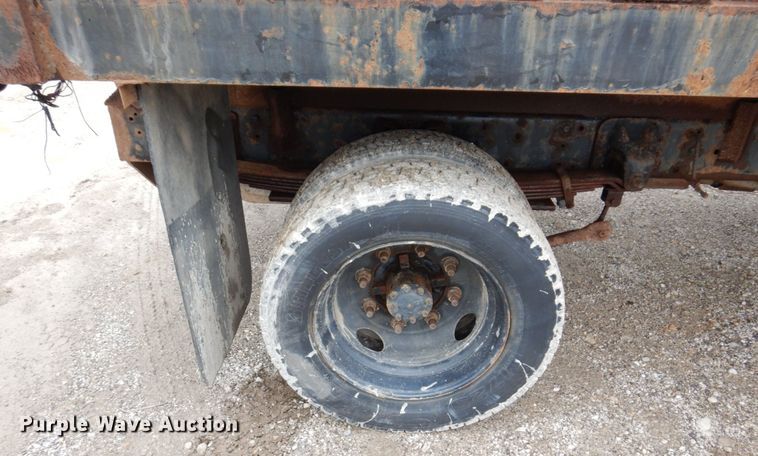 image for item KF9592 2003 GMC C4500  dump flatbed truck