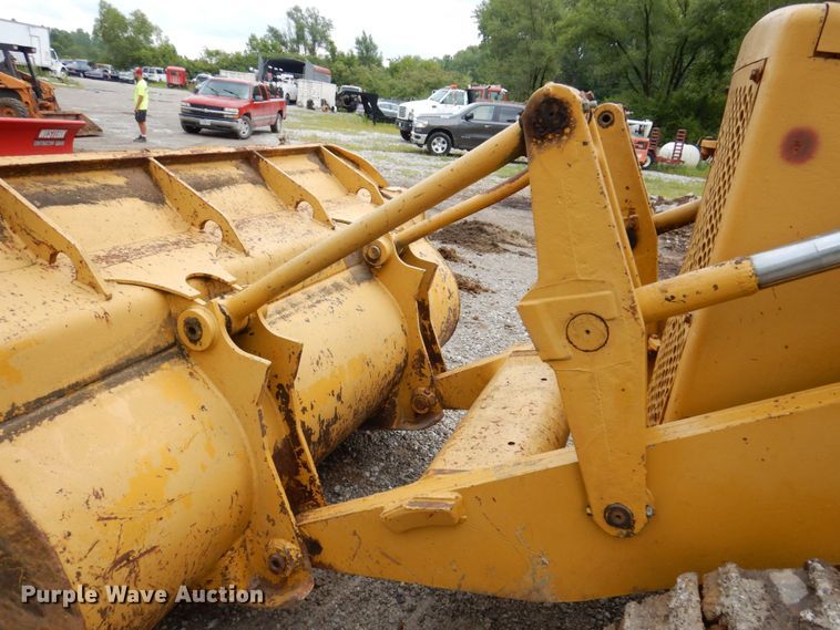 image for item KF9593 1973 Caterpillar 955L  track loader