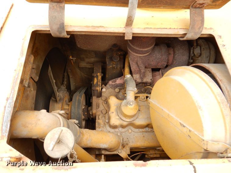 image for item KF9593 1973 Caterpillar 955L  track loader