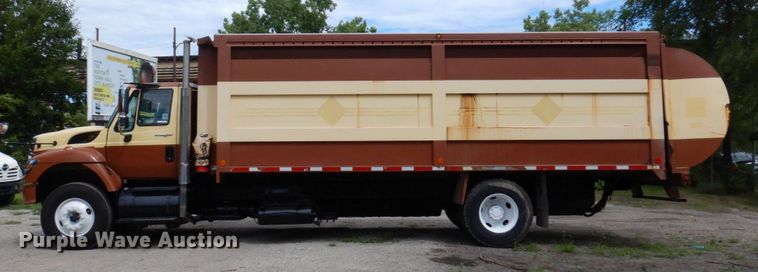 image for item KF9609 2010 International WorkStar 7300  refuse truck