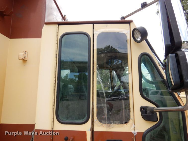 image for item KF9609 2010 International WorkStar 7300  refuse truck