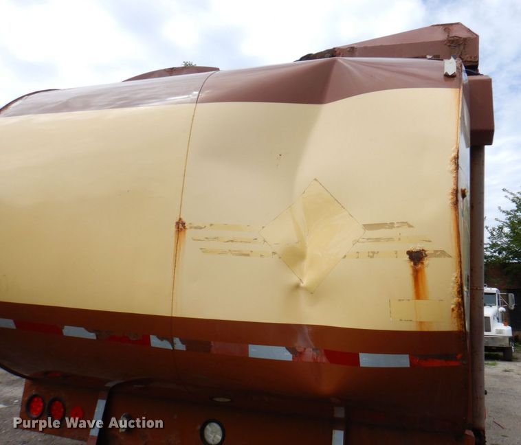 image for item KF9609 2010 International WorkStar 7300  refuse truck