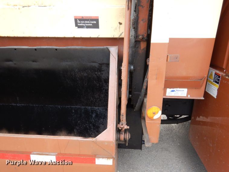 image for item KF9609 2010 International WorkStar 7300  refuse truck