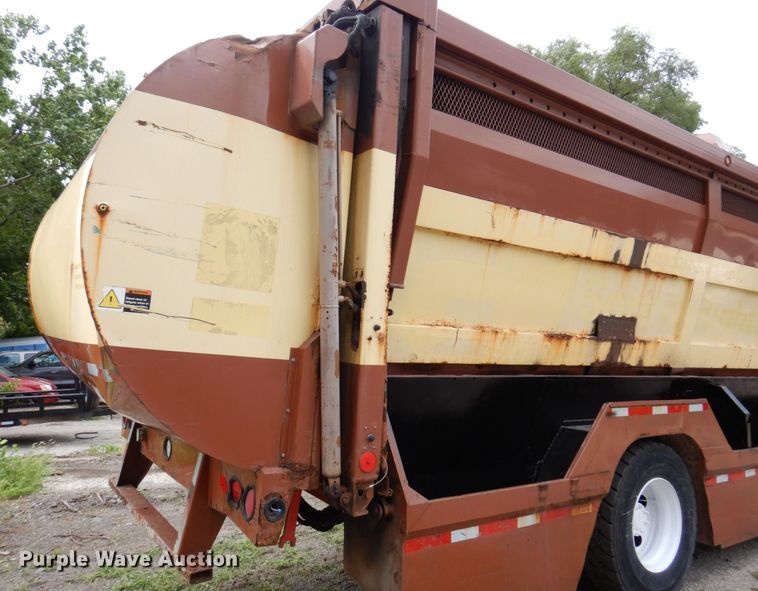 image for item KF9609 2010 International WorkStar 7300  refuse truck