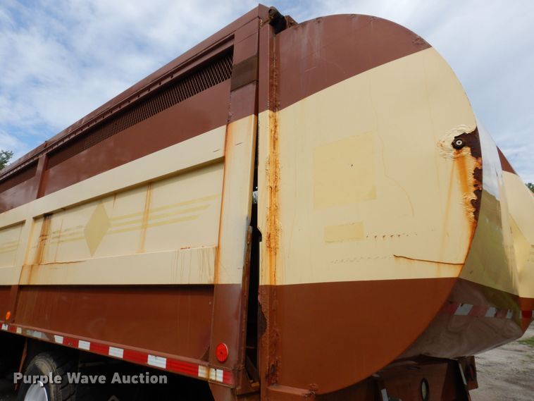 image for item KF9609 2010 International WorkStar 7300  refuse truck