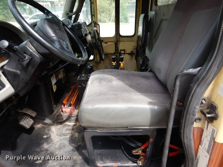 image for item KF9609 2010 International WorkStar 7300  refuse truck