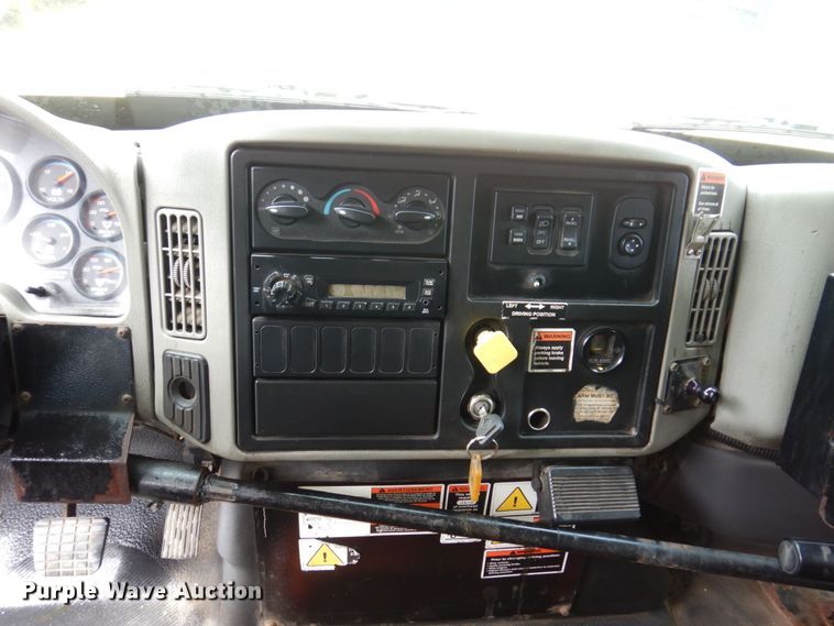 image for item KF9609 2010 International WorkStar 7300  refuse truck