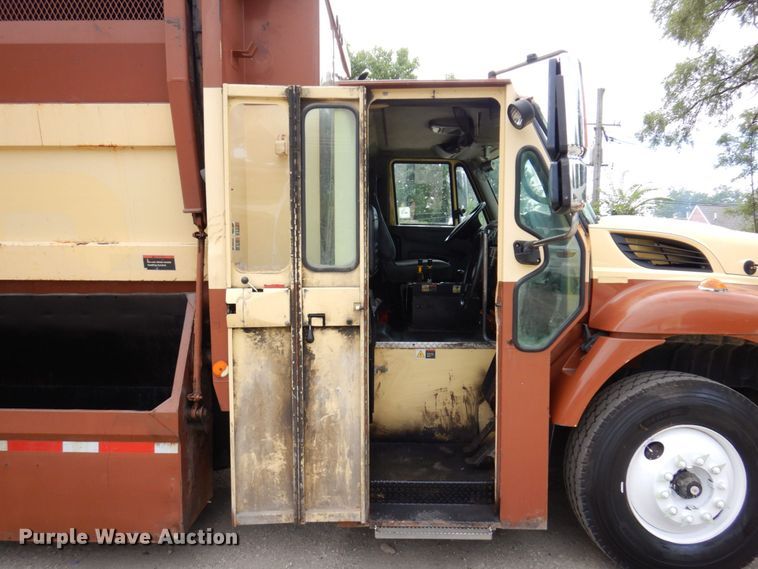 image for item KF9609 2010 International WorkStar 7300  refuse truck