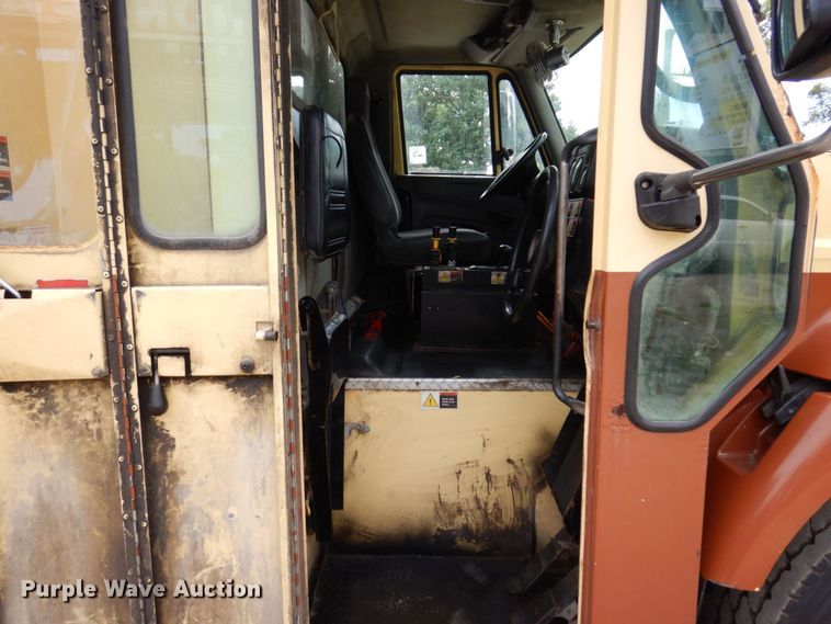 image for item KF9609 2010 International WorkStar 7300  refuse truck