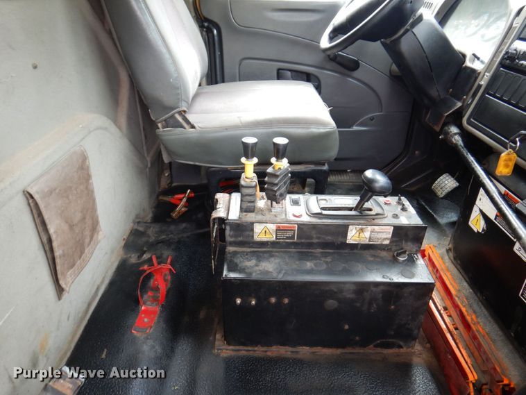 image for item KF9609 2010 International WorkStar 7300  refuse truck