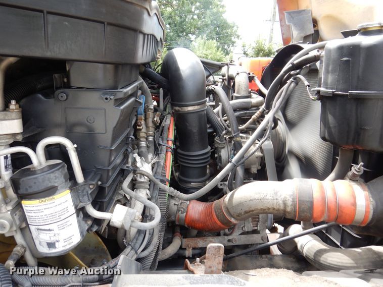 image for item KF9609 2010 International WorkStar 7300  refuse truck