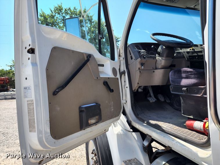 image for item KH9377 2007 Sterling L7500  flatbed truck