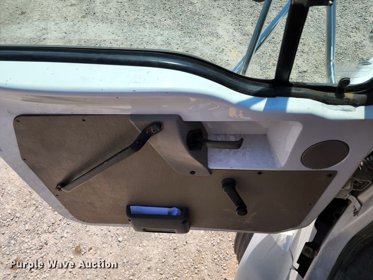 image for item KH9377 2007 Sterling L7500  flatbed truck