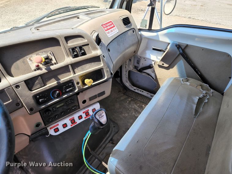 image for item KH9377 2007 Sterling L7500  flatbed truck